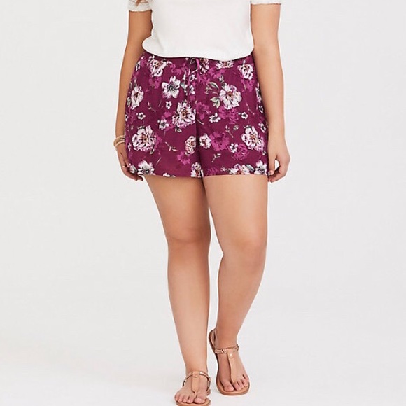 torrid Pants - Torrid Floral Shorts NWT